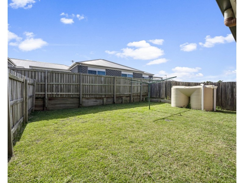 2/5 Sweeney Street, Kearneys Spring QLD 4350