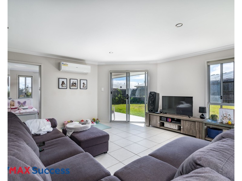 1/4 Grace View Street, Darling Heights QLD 4350