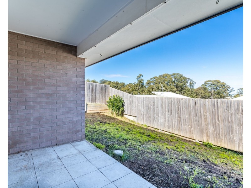 2/4 Grace View Street, Darling Heights QLD 4350