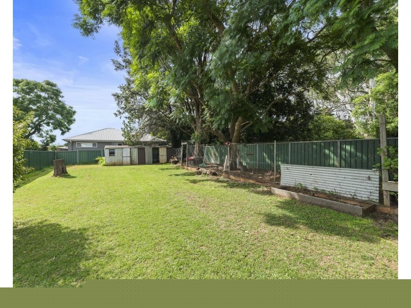12 Rose Street, Wilsonton QLD 4350