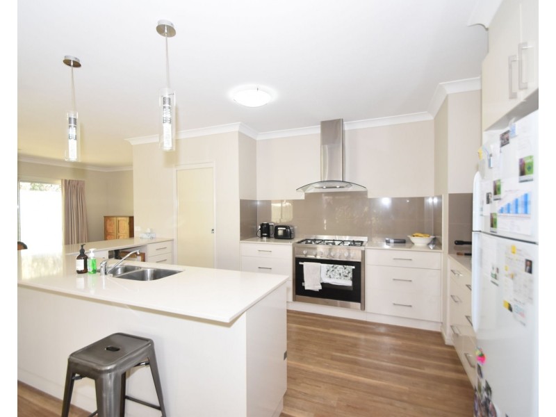 36 Brimblecombe Drive, Middle Ridge QLD 4350
