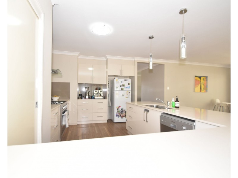 36 Brimblecombe Drive, Middle Ridge QLD 4350
