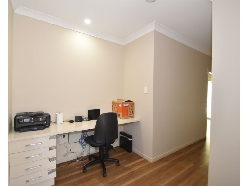 36 Brimblecombe Drive, Middle Ridge QLD 4350