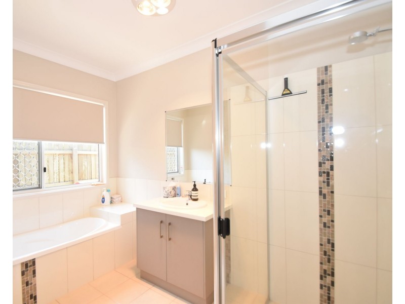 36 Brimblecombe Drive, Middle Ridge QLD 4350