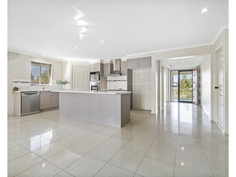 10 Trevean Drive, Kleinton QLD 4352