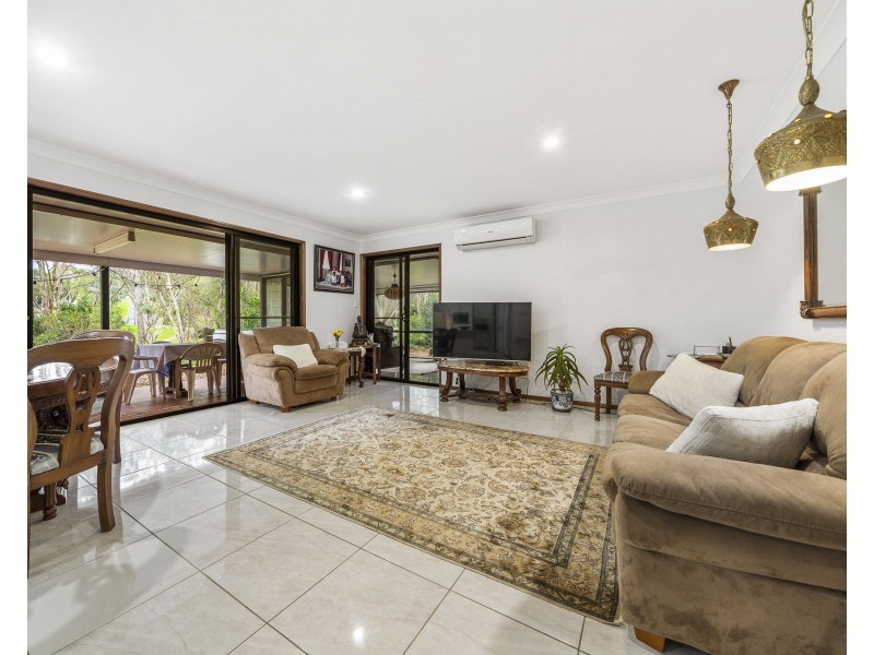 10 Acacia Avenue, Top Camp QLD 4350