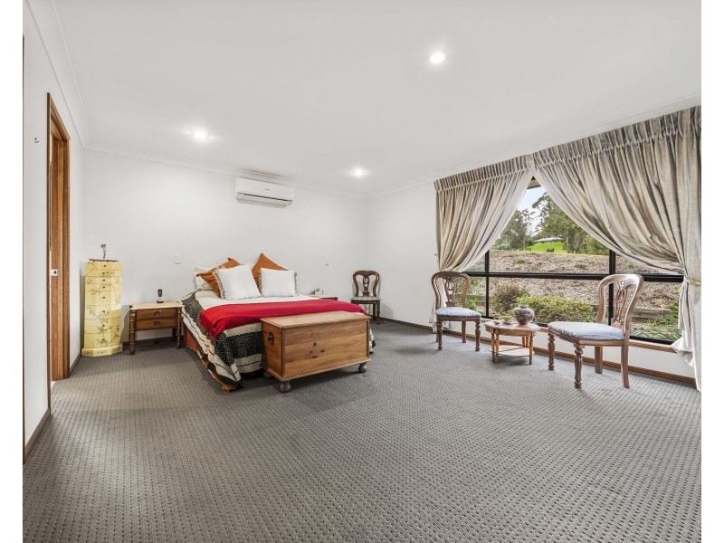 10 Acacia Avenue, Top Camp QLD 4350