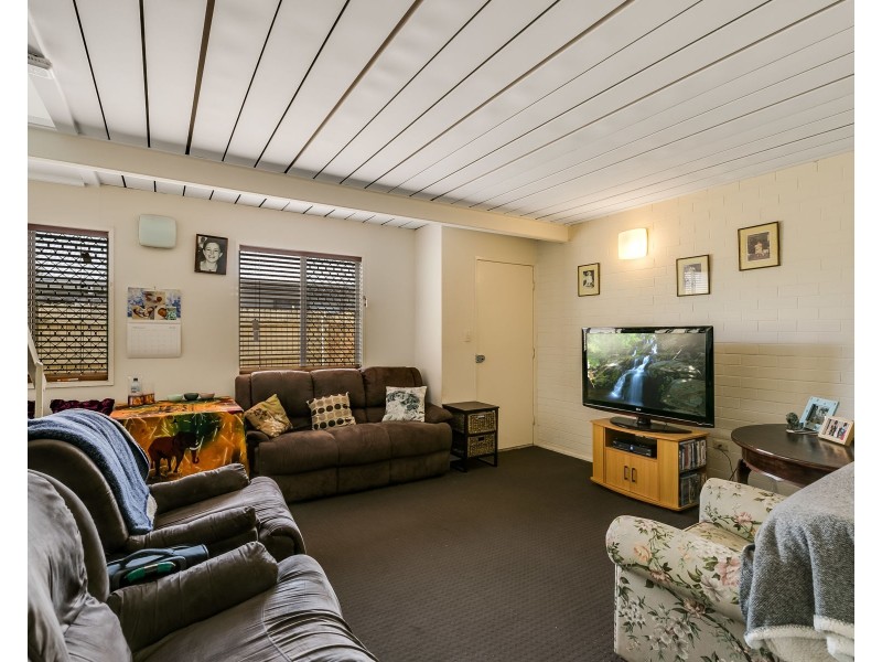 2/279B Alderley Street, Centenary Heights QLD 4350