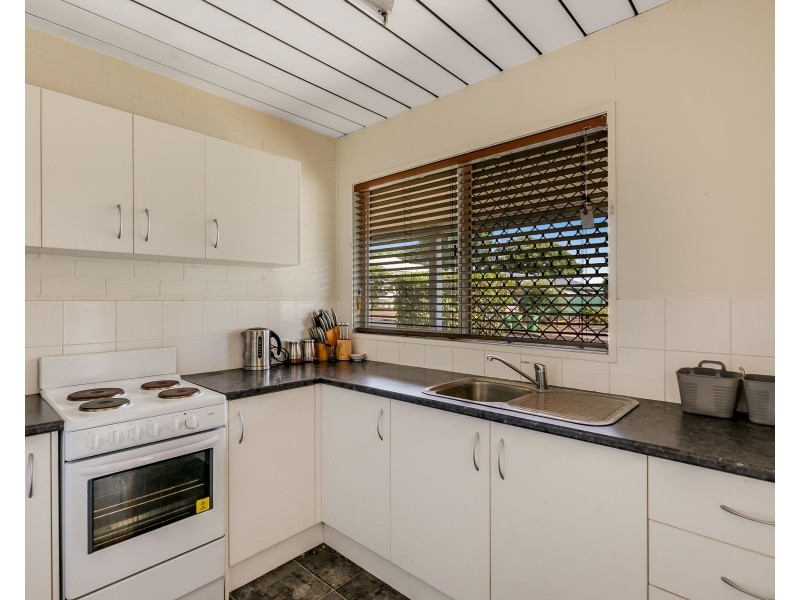 2/279B Alderley Street, Centenary Heights QLD 4350