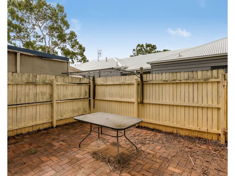 2/279B Alderley Street, Centenary Heights QLD 4350
