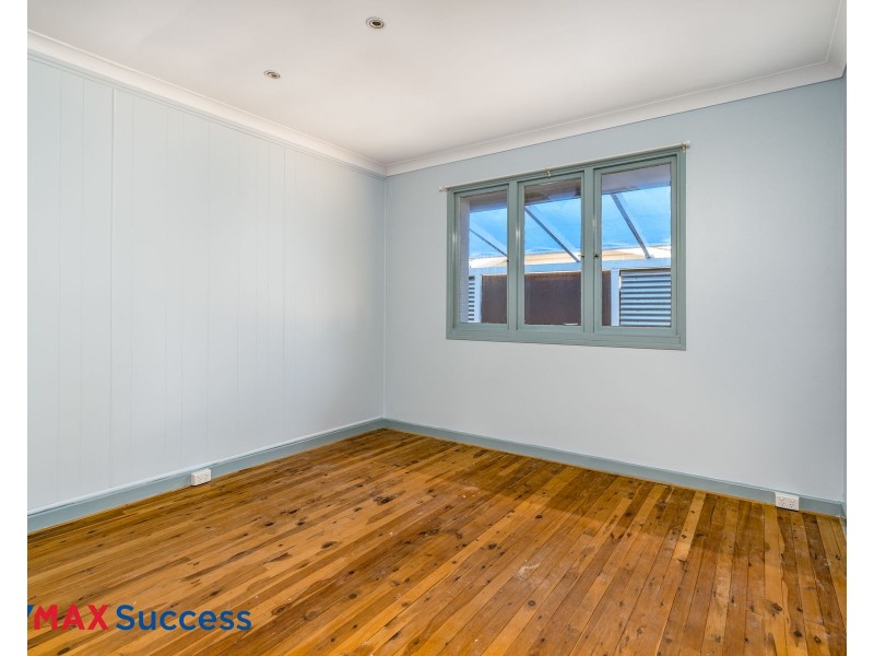 6 Lewis Street, Harristown QLD 4350
