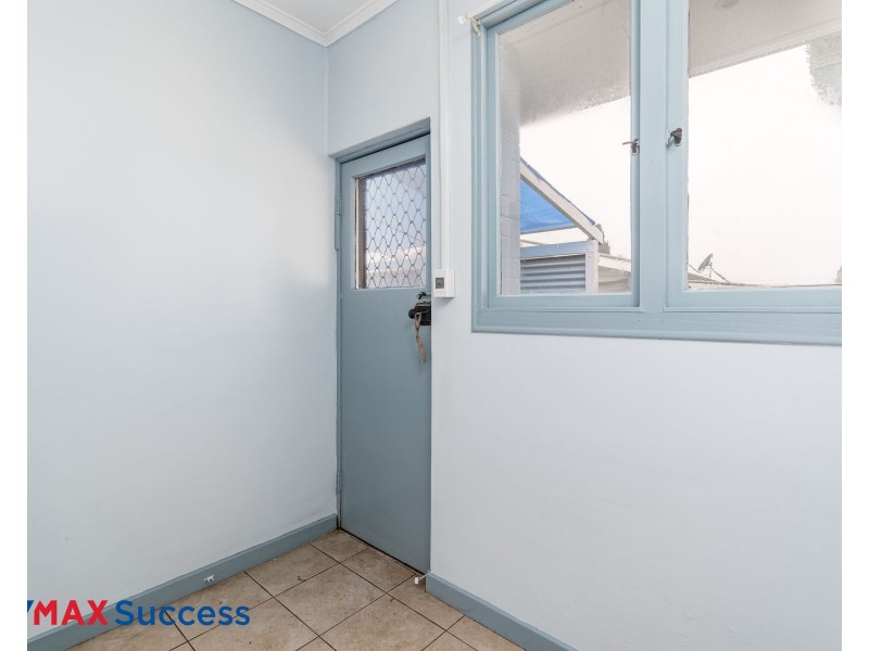 6 Lewis Street, Harristown QLD 4350