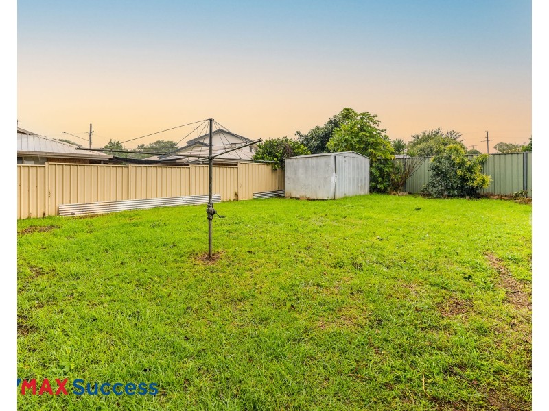 6 Lewis Street, Harristown QLD 4350