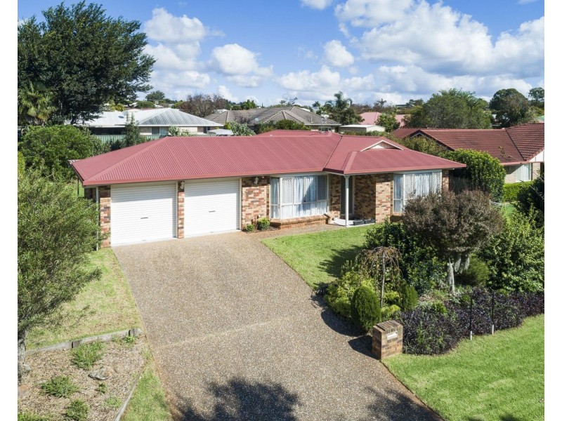 10 Poinsettia Court, Middle Ridge QLD 4350