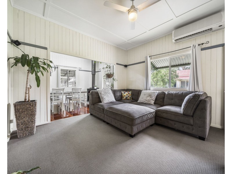 6 Eton Street, Cambooya QLD 4358