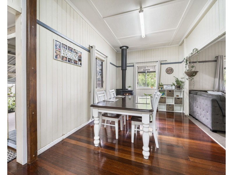 6 Eton Street, Cambooya QLD 4358