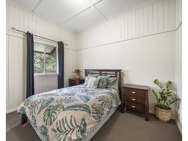 6 Eton Street, Cambooya QLD 4358