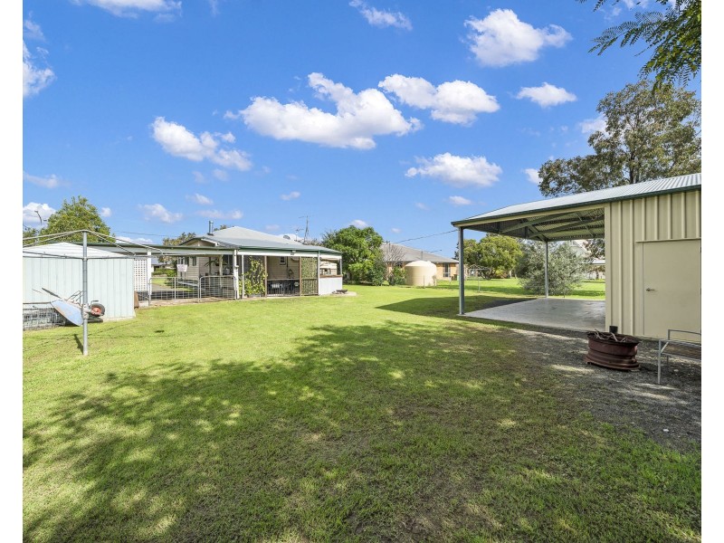 6 Eton Street, Cambooya QLD 4358