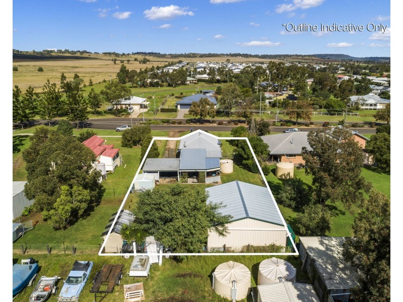 6 Eton Street, Cambooya QLD 4358