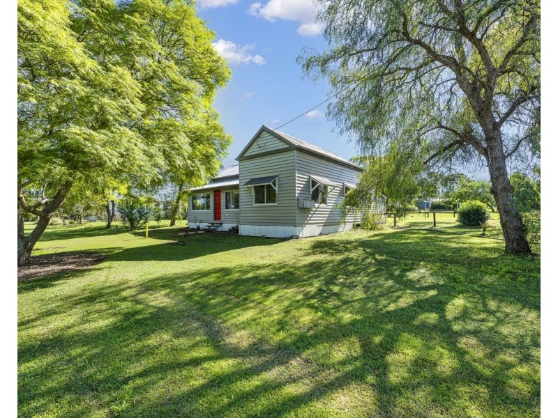 15 Lilly Street, Goombungee QLD 4354