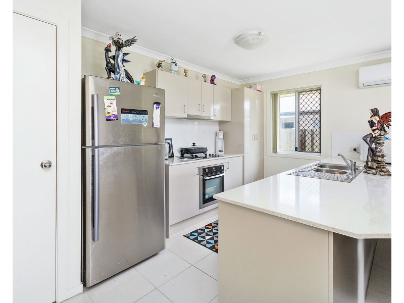 12 Farrer Street, Cranley QLD 4350