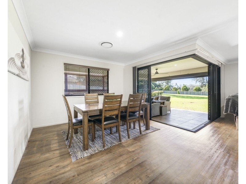 6 Bernard Court, Highfields QLD 4352