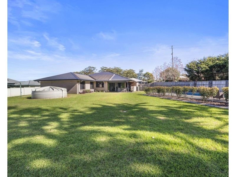 6 Bernard Court, Highfields QLD 4352