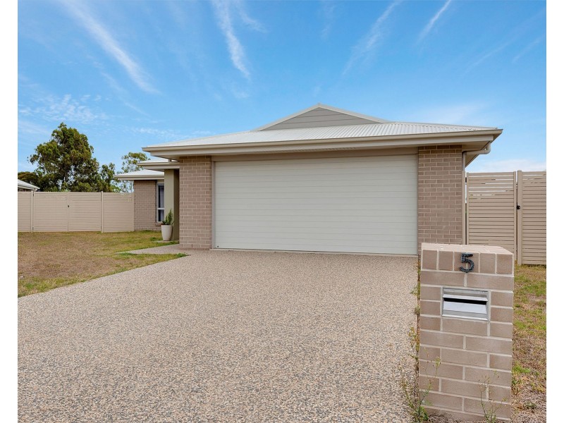 5 Chainey Court, Glenvale QLD 4350