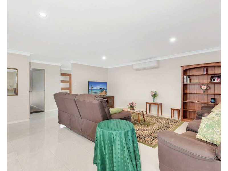 5 Chainey Court, Glenvale QLD 4350