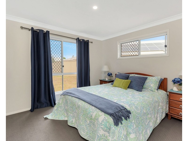 5 Chainey Court, Glenvale QLD 4350