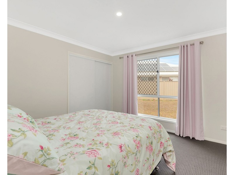 5 Chainey Court, Glenvale QLD 4350
