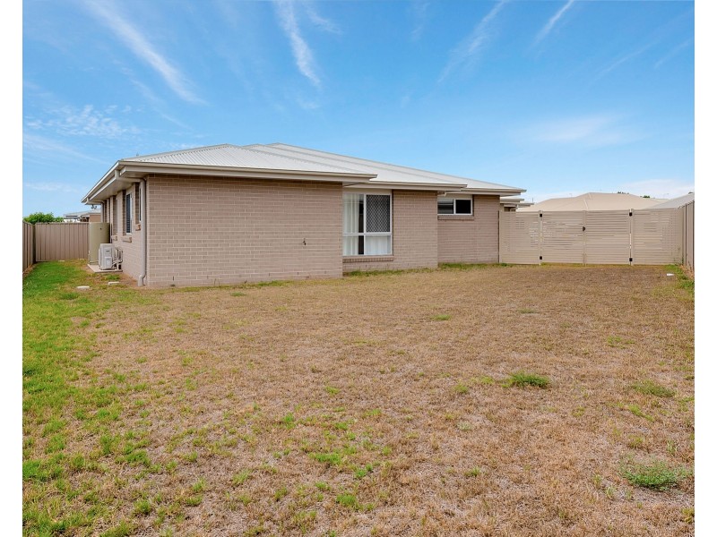 5 Chainey Court, Glenvale QLD 4350