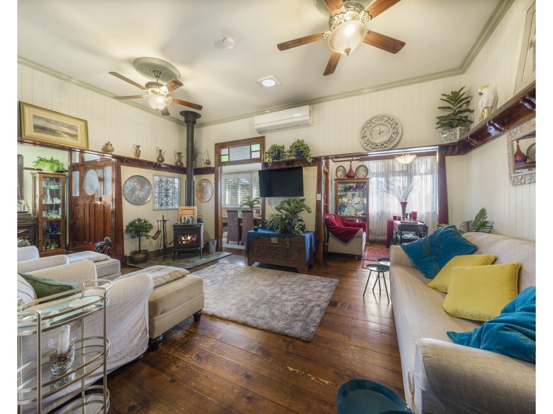 11 Phalaris Court, Meringandan West QLD 4352