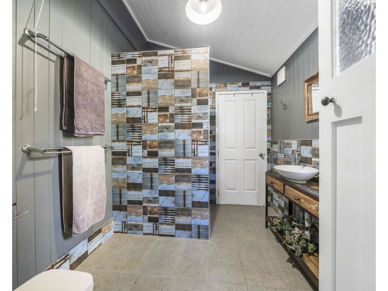 11 Phalaris Court, Meringandan West QLD 4352