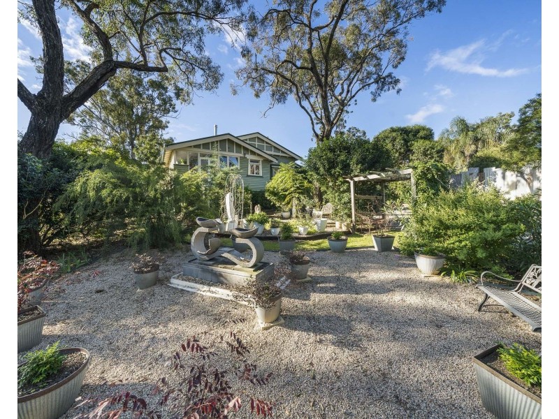 11 Phalaris Court, Meringandan West QLD 4352