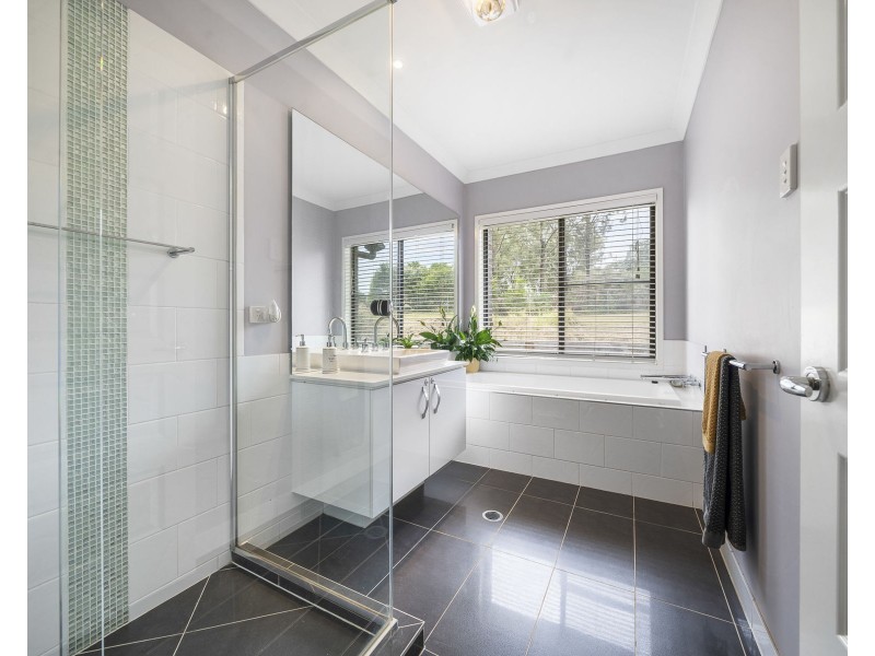 11 Jack Court, Murphys Creek QLD 4352