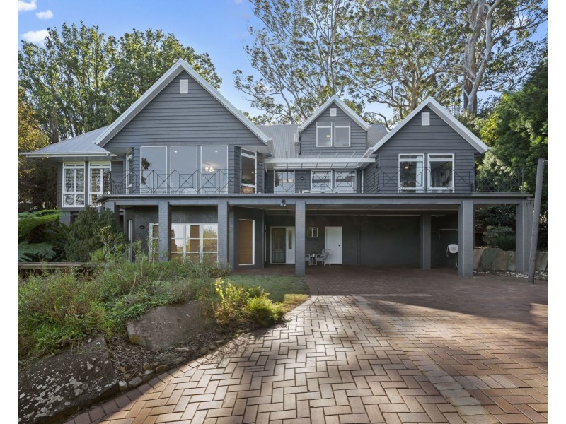 6 Roderic Court, Mount Lofty QLD 4350