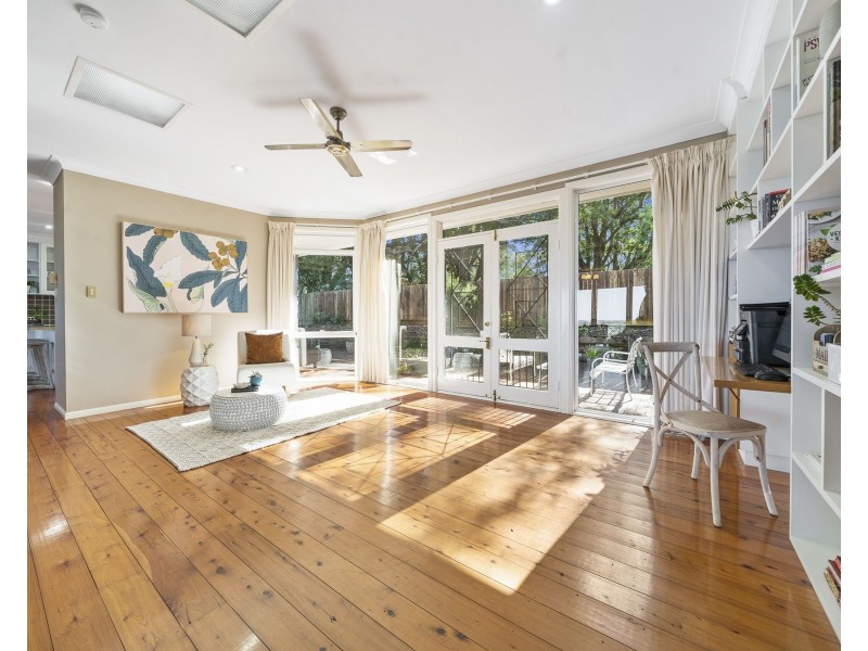 6 Roderic Court, Mount Lofty QLD 4350