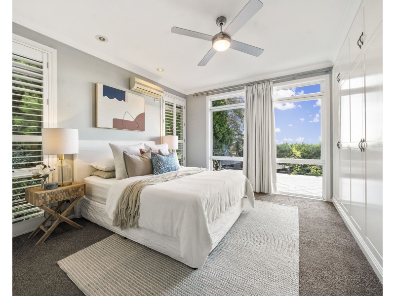 6 Roderic Court, Mount Lofty QLD 4350