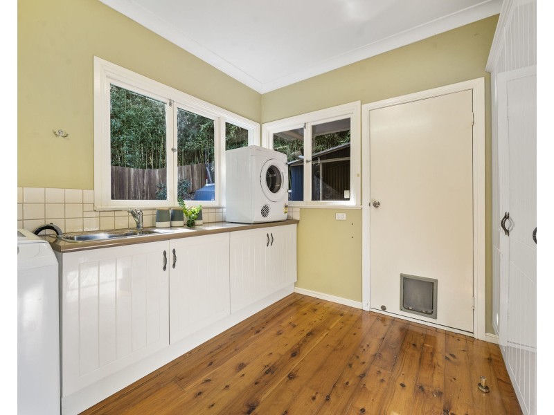 6 Roderic Court, Mount Lofty QLD 4350