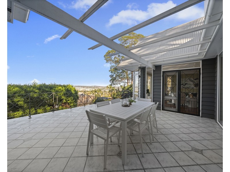 6 Roderic Court, Mount Lofty QLD 4350