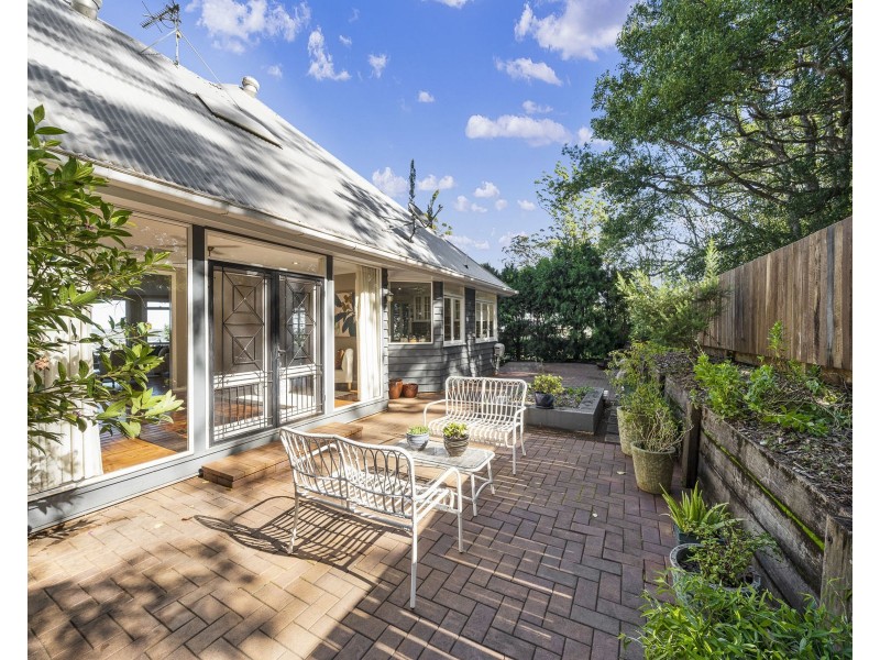 6 Roderic Court, Mount Lofty QLD 4350