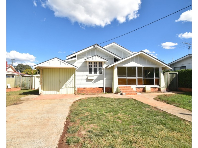 2 Wombyra Street, Newtown QLD 4350