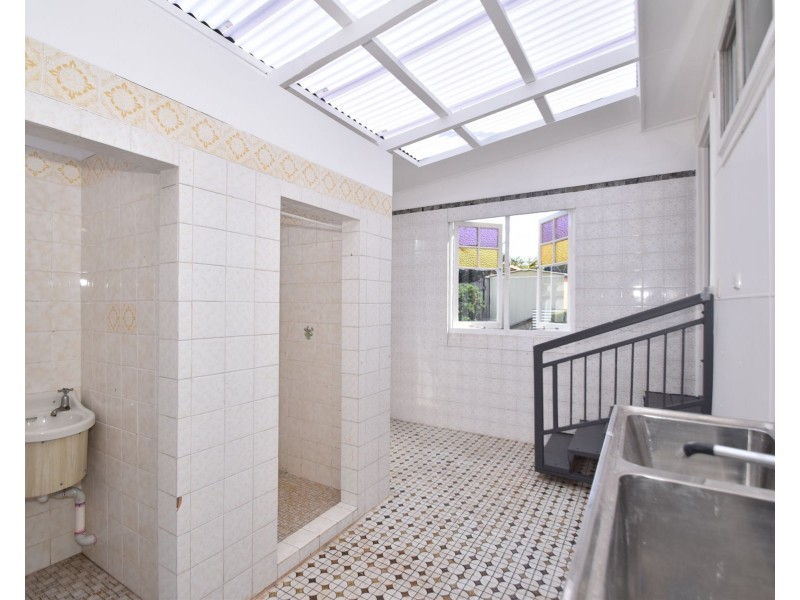 2 Wombyra Street, Newtown QLD 4350