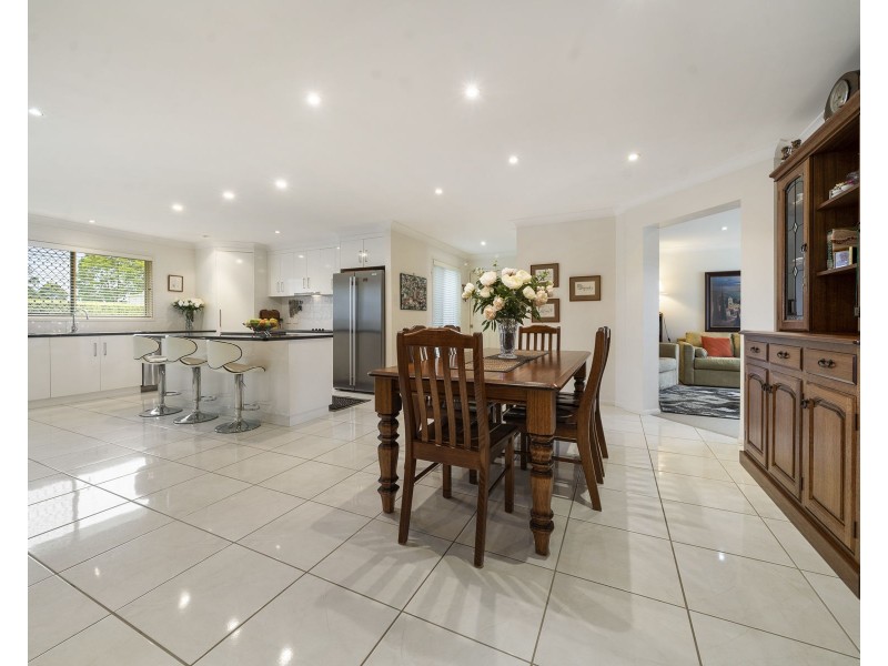 27 Bunya View Drive, Highfields QLD 4352