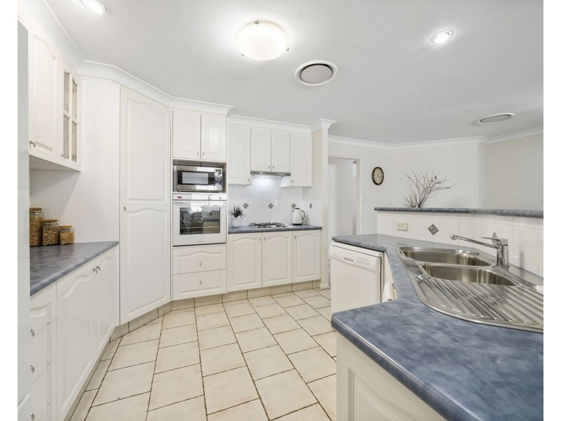 1 Rainbow Court, Gowrie Junction QLD 4352