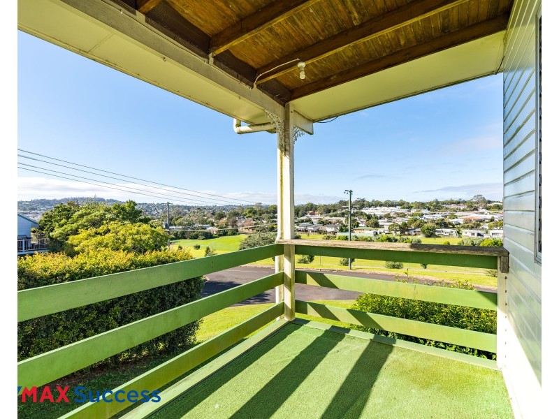 11 Oakleigh Street, Rockville QLD 4350