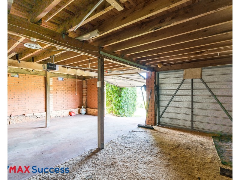 11 Oakleigh Street, Rockville QLD 4350