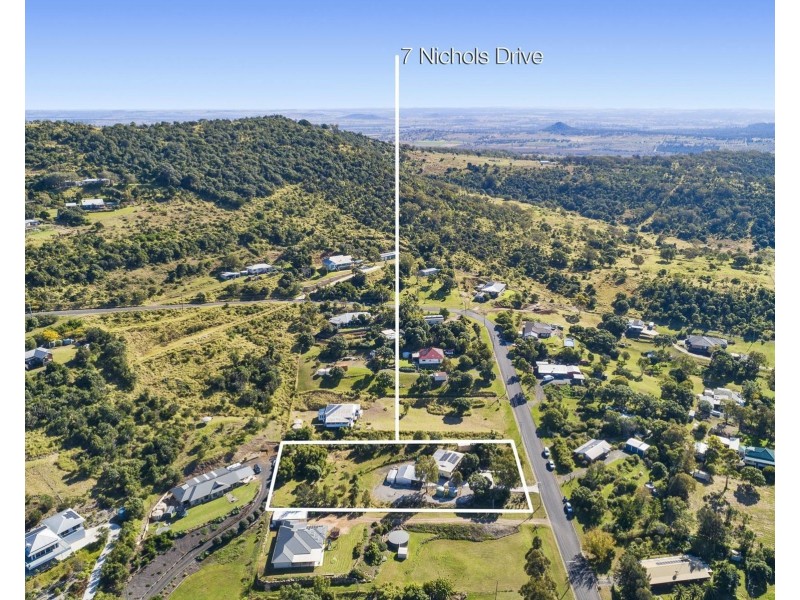 7 Nichols Drive, Glencoe QLD 4352