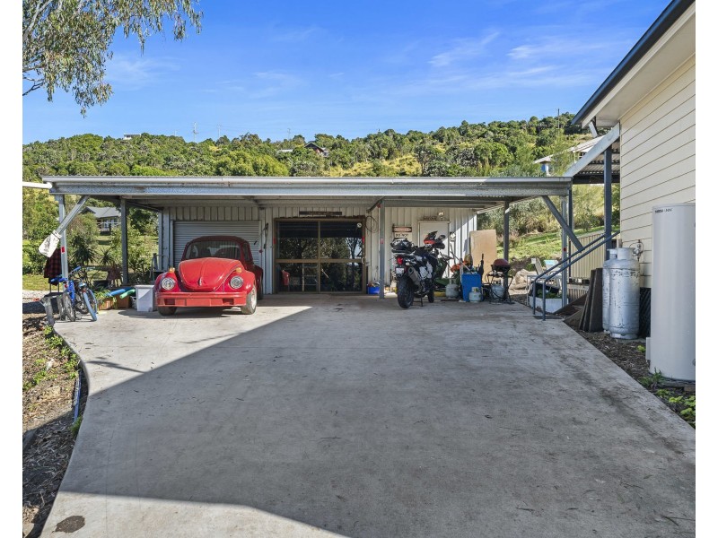 7 Nichols Drive, Glencoe QLD 4352